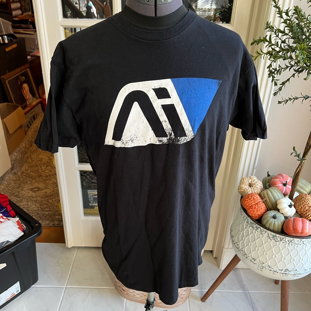 Mass Effect T-shirt by BioWare size L